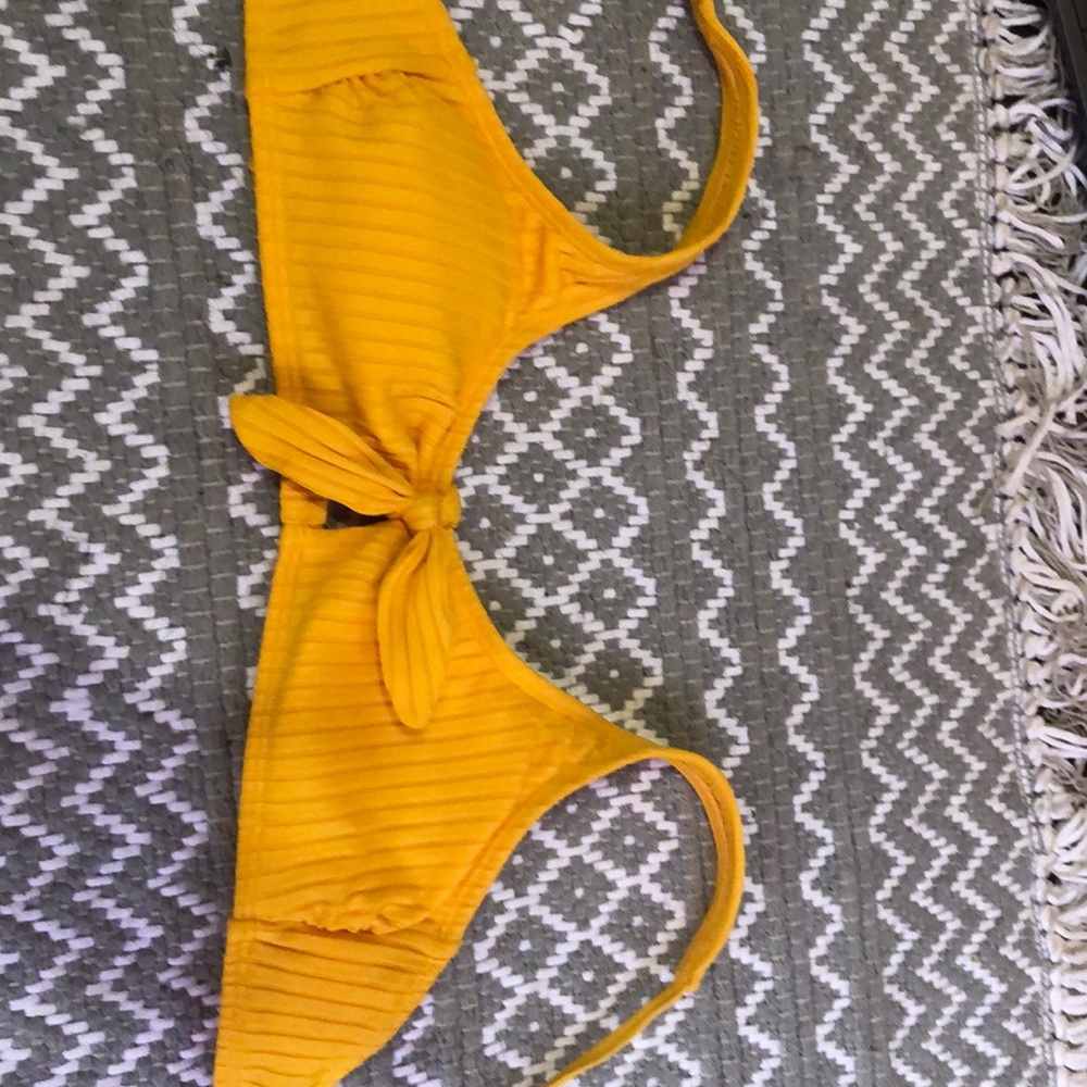 xhilaration yellow top